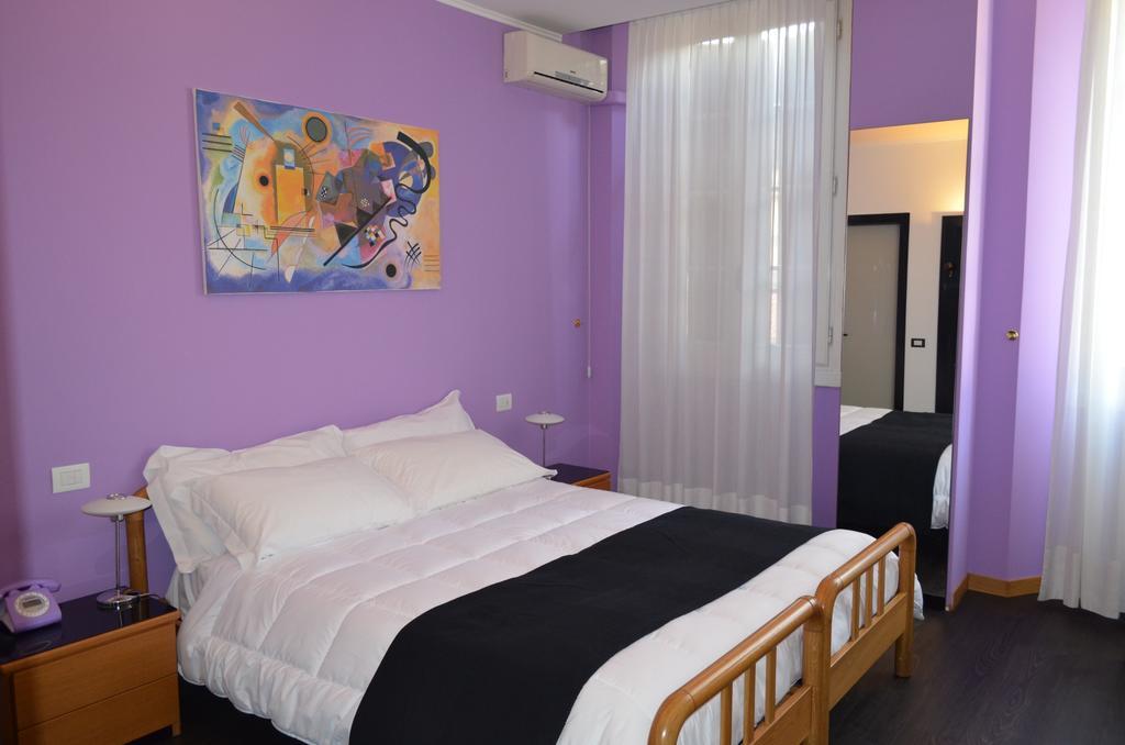 Albergo Giardino تْشيرنوبيو الغرفة الصورة