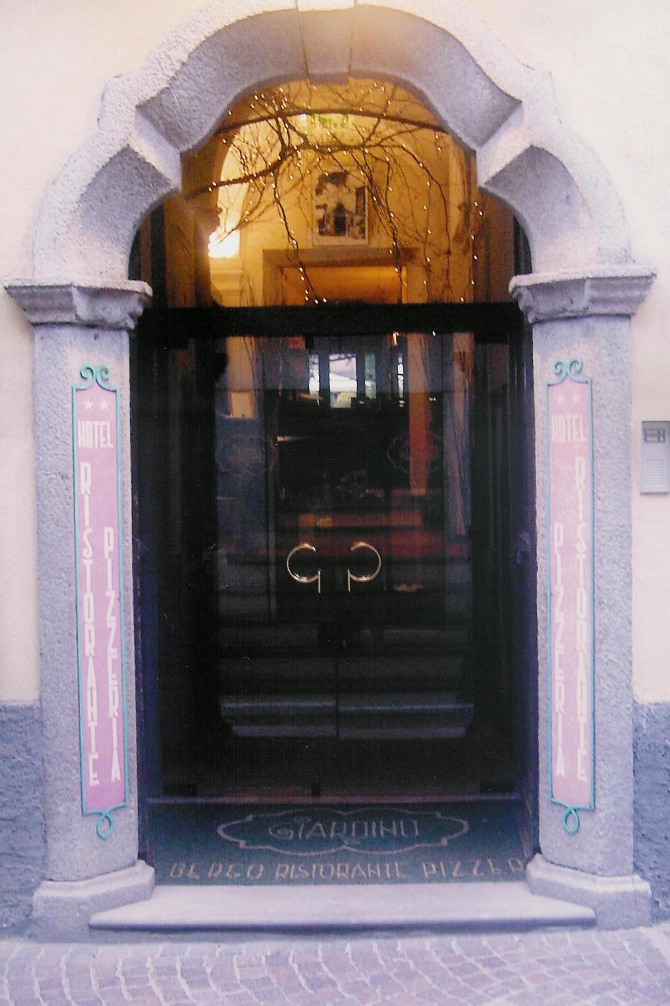 Albergo Giardino تْشيرنوبيو المظهر الخارجي الصورة