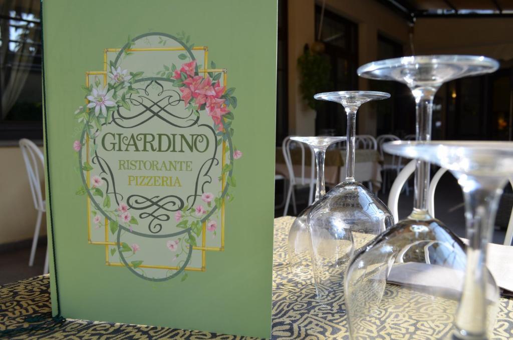 Albergo Giardino تْشيرنوبيو المظهر الخارجي الصورة