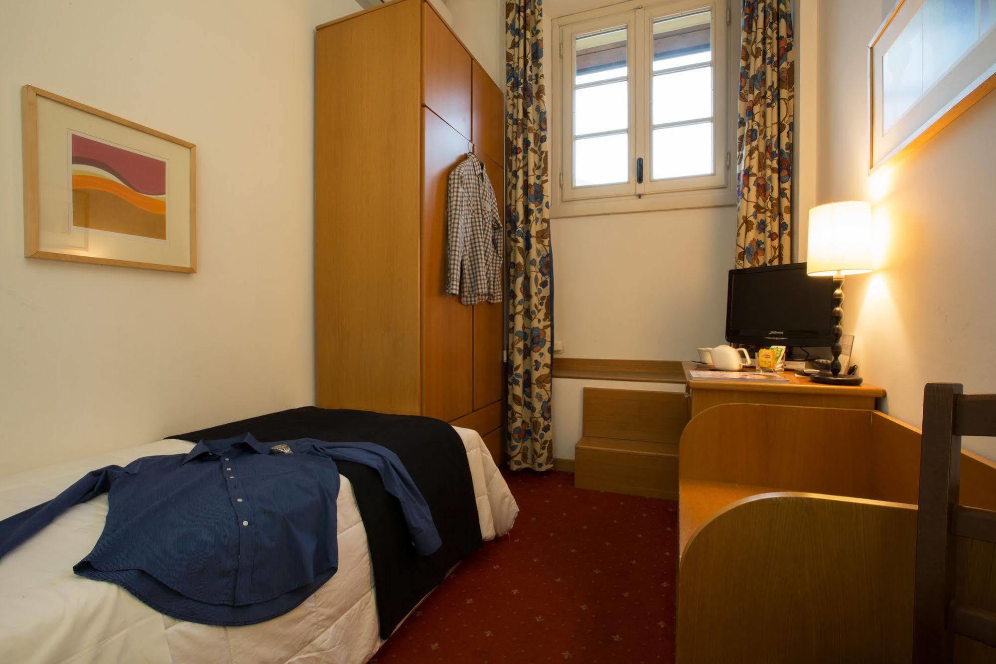 Albergo Giardino تْشيرنوبيو المظهر الخارجي الصورة